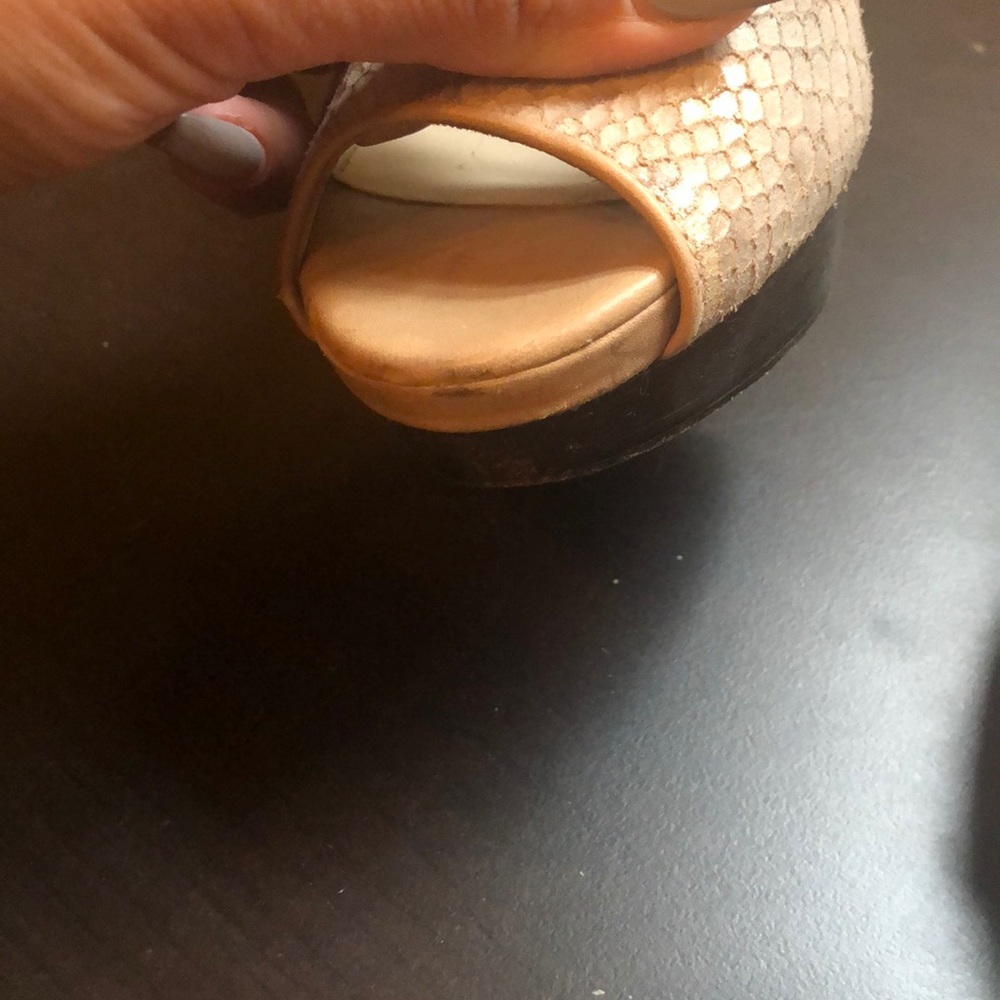Gorgeous champagne snakeskin heels!! - Picture 3 of 3